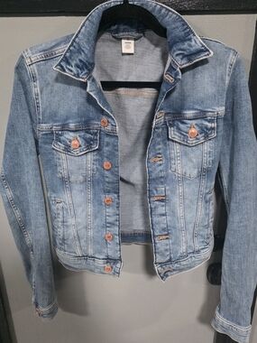 H&M Classic Light Blue Denim Jacket - Women SIZE 0